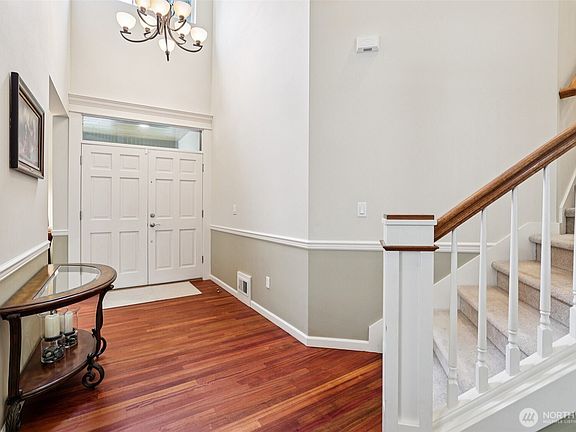 5th image of 895 Snoqualm Place