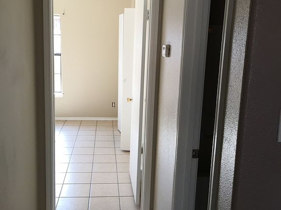 4th image of 1509 W Carmen Ave APT 4