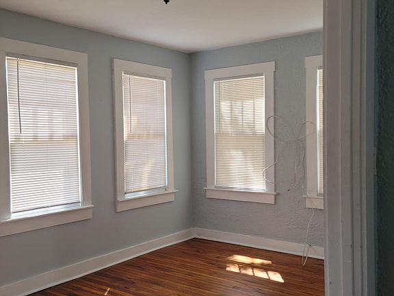 4th image of 502 20th Ave N