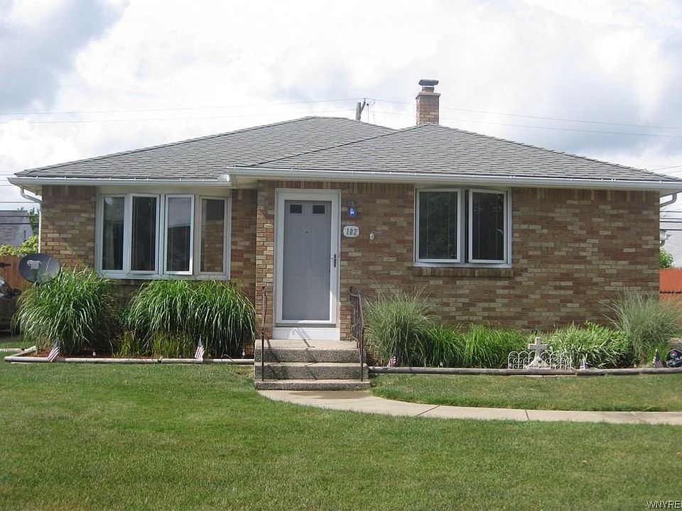 1st image of 102 Joseph St