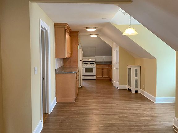 4th image of 224 Hayward St #3