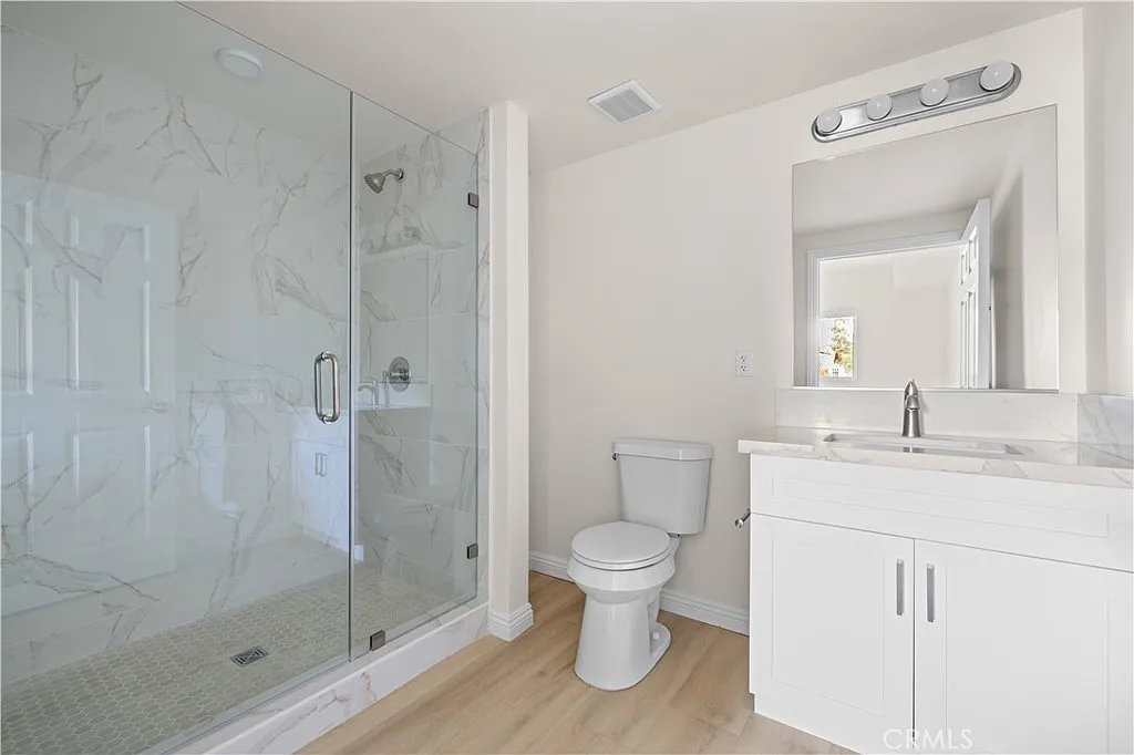 2 bed, 727 sqft, $4,507 — Photo 4