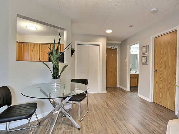 5th image of 2227 Lorne St #834765