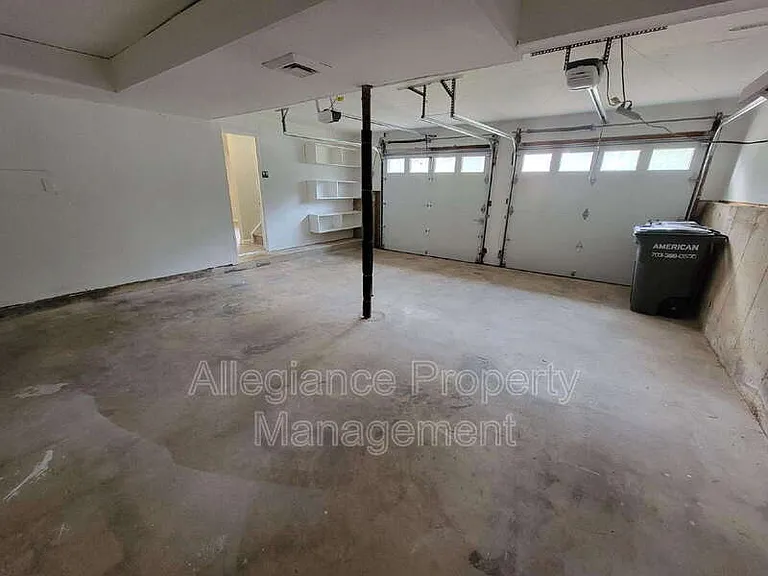 7598 Springfield Hills Dr — Photo 31