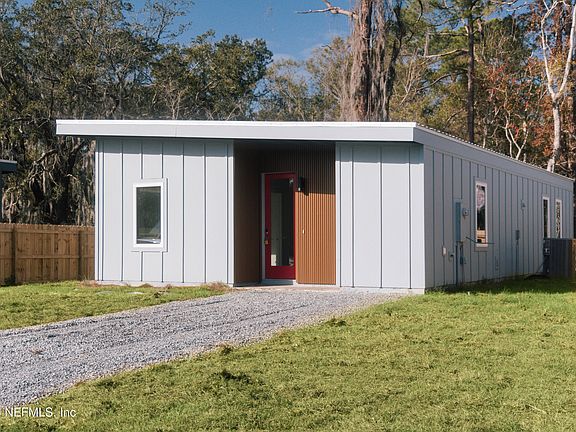 4th image of 576 WOODLAWN Road