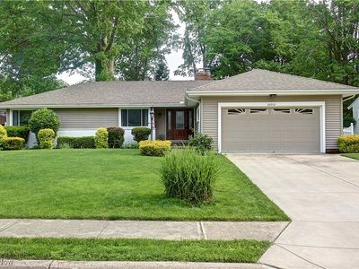 22410 Blossom Dr, Rocky River, OH, 44116