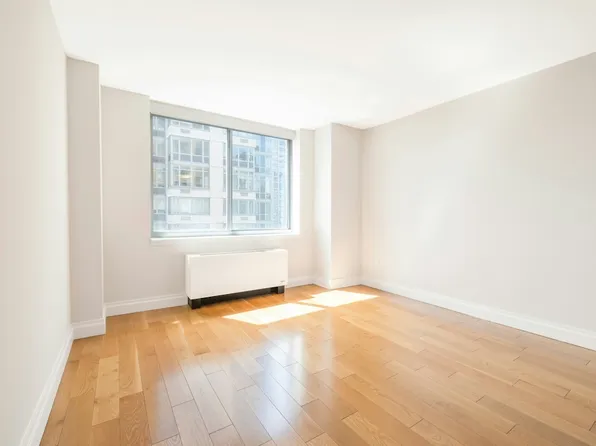 776 Sixth Avenue image 1 of 43