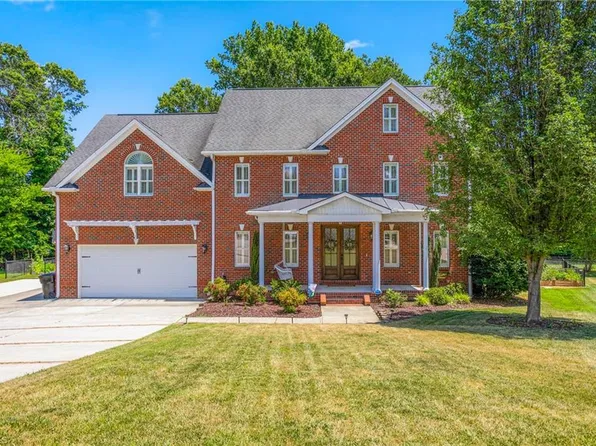 2304 Churchill Dr, Burlington, NC 27215