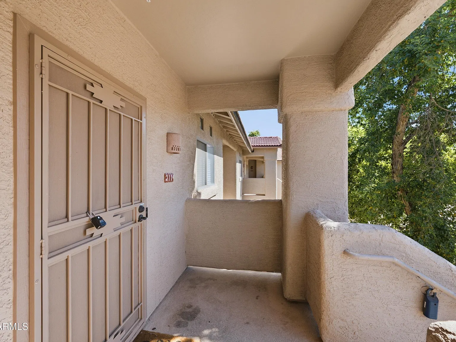 3 bed, 2.0 bath, 1480 sqft, $2,400 — Photo 2