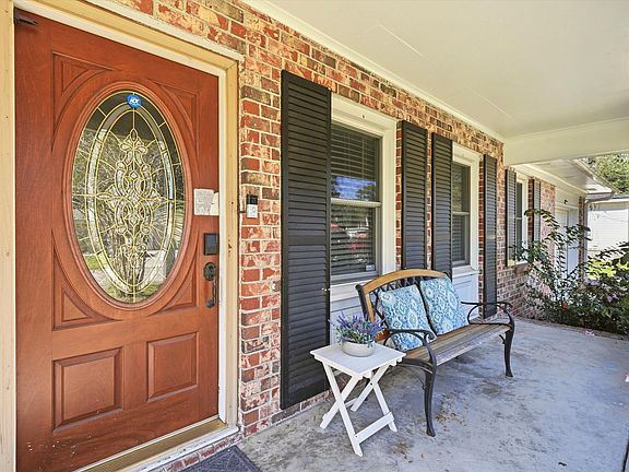 3rd image of 104 Jackson Rd