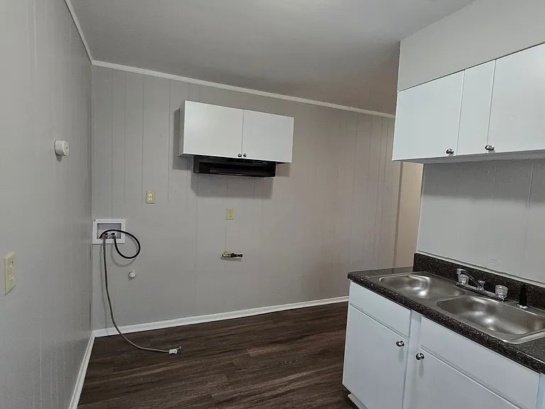 2659 Whitman Ave — Photo 4