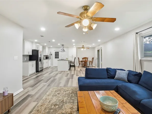 6425 Brentwood Dr, Fort Worth, TX 76112