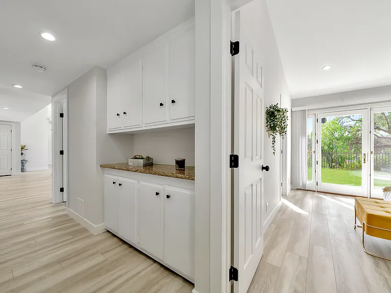 5565 Ostin Ave — Photo 45