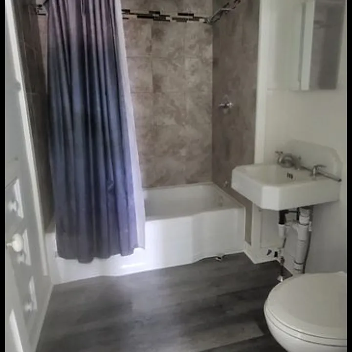 33 Cottage St #303