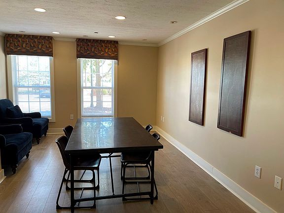 5th image of 1905 N Lincoln Ave APT 322