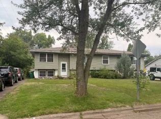 6907 8th St N, Oakdale, MN 55128