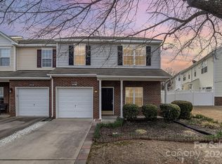 210 Azteca Dr, Matthews, NC 28104