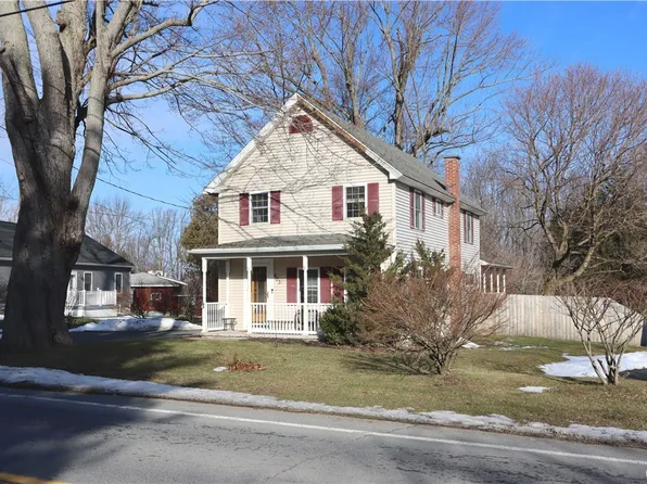 403 Dodge Ave, Sackets Harbor, NY 13685