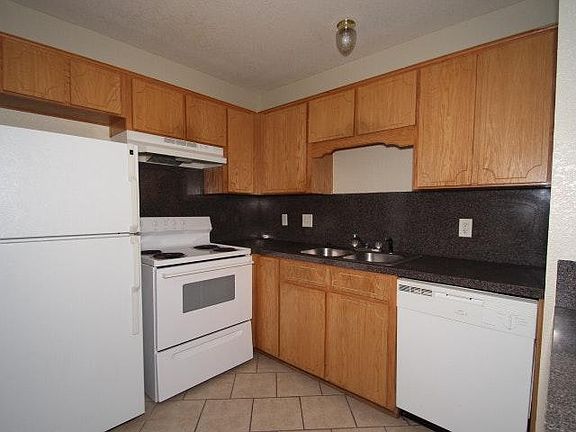 4th image of 3900 Gus Dr APT B