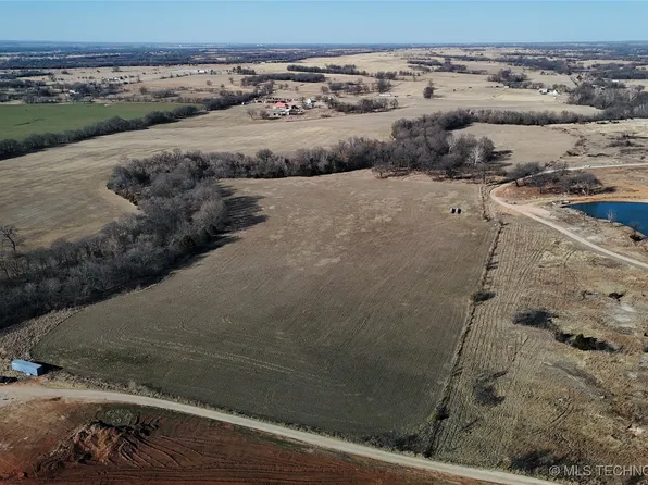 551 W Davis Ave, Davis, OK 73030