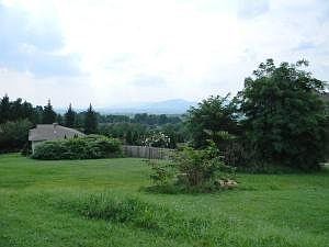 1st image of 430 Stoneledge Dr
