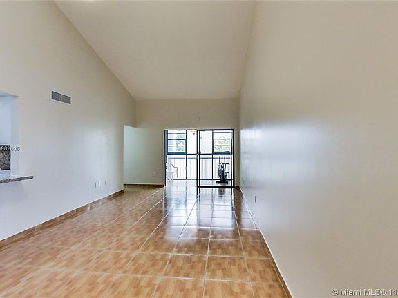 4th image of 9407 Fontainebleau Blvd APT 212
