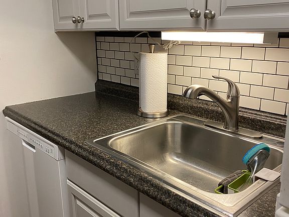 3rd image of 5016 Grand Ave APT D