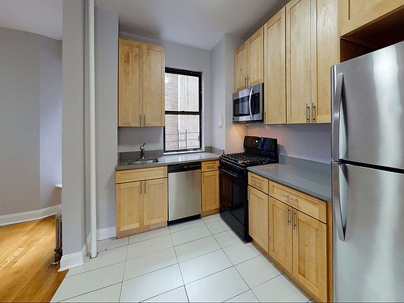3rd image of 11-15 W 123rd St #2B