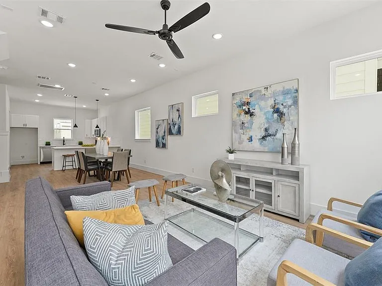 1207 Cavalcade St #B — Photo 5