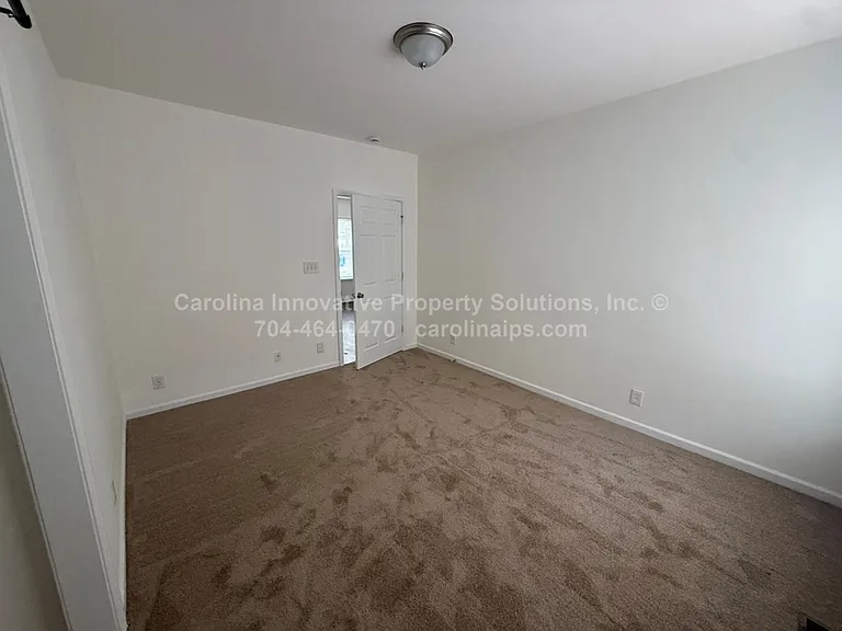 610 N Pear St — Photo 13