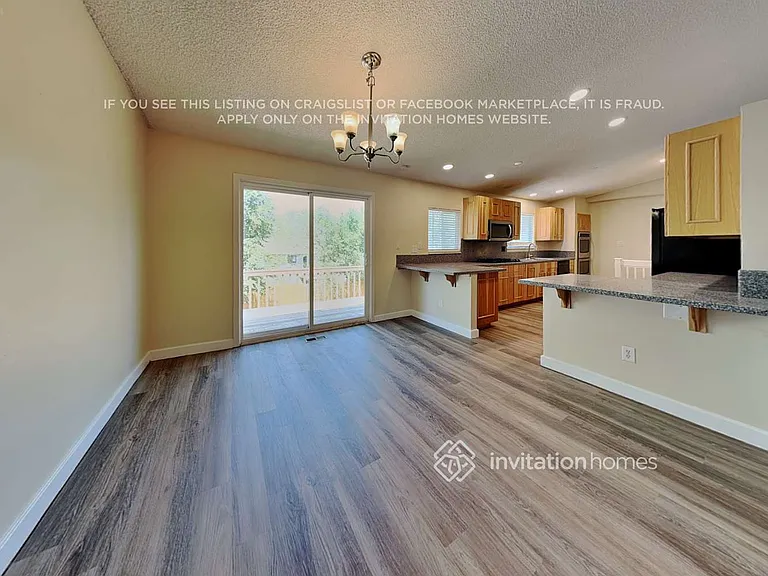 1290 Hans Brinker Ln — Photo 6