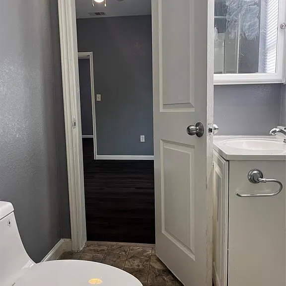 210 Kean St — Photo 11