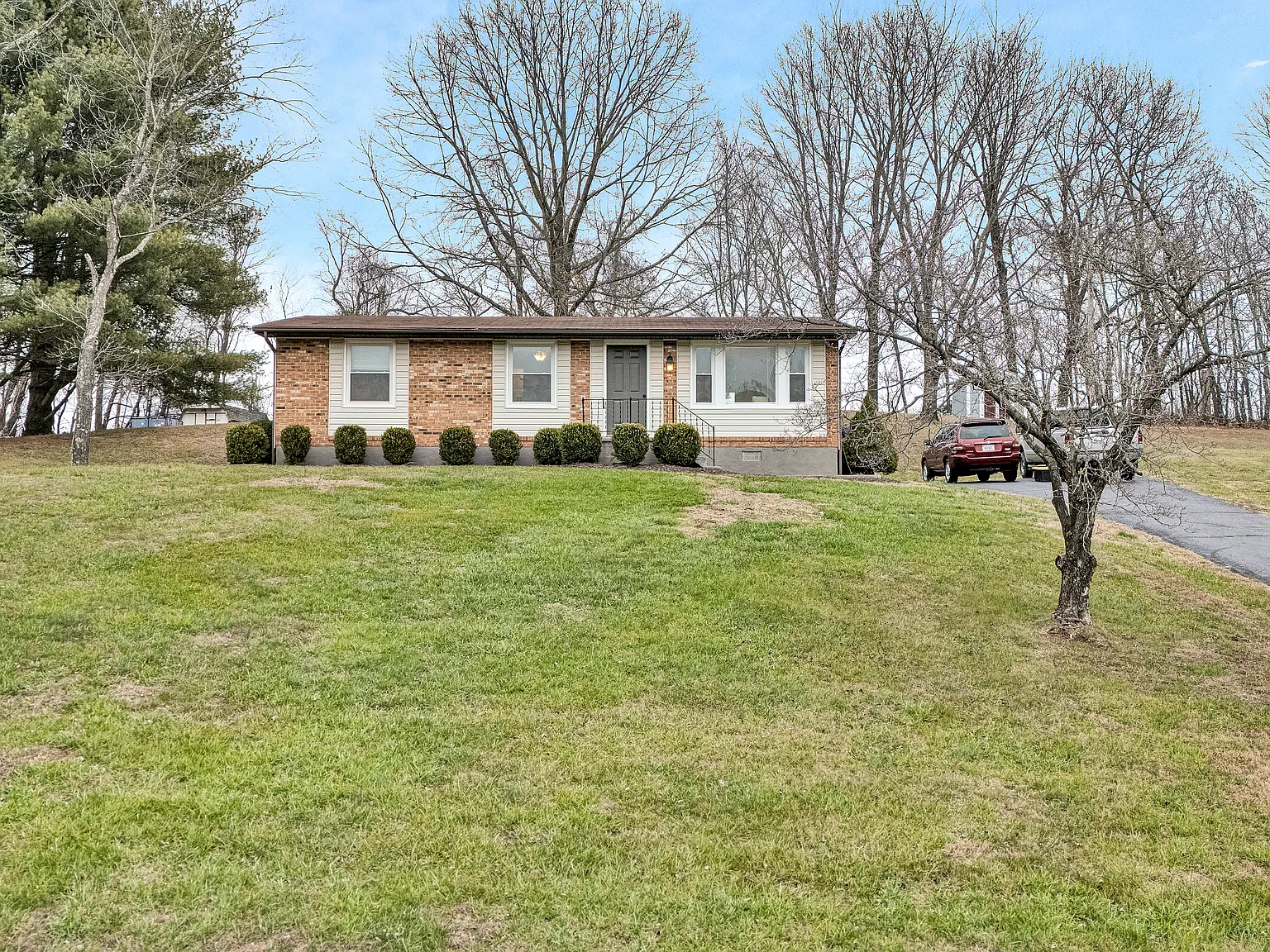 3 bed, 987 sqft, $2,400 — Photo 3