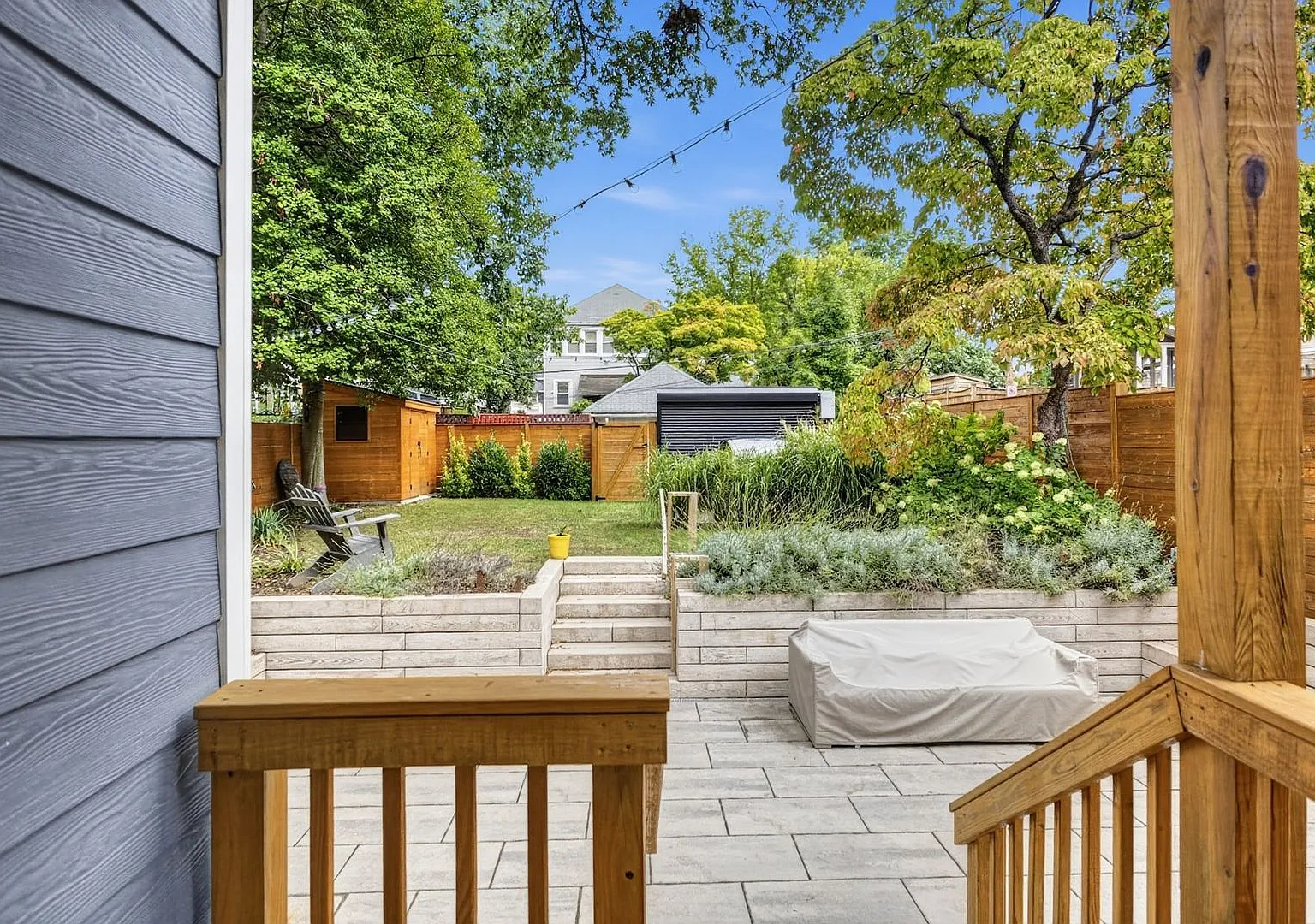 Gorgeous Federal Sfh W/Exquisite Backyard Featuring Large Flagstone Patio & Private Driveway W/Ev... — Photo 3