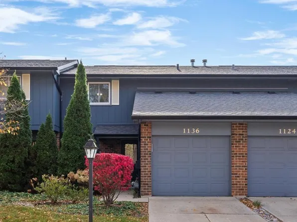 1136 Briarcliffe Blvd, Wheaton, IL 60189