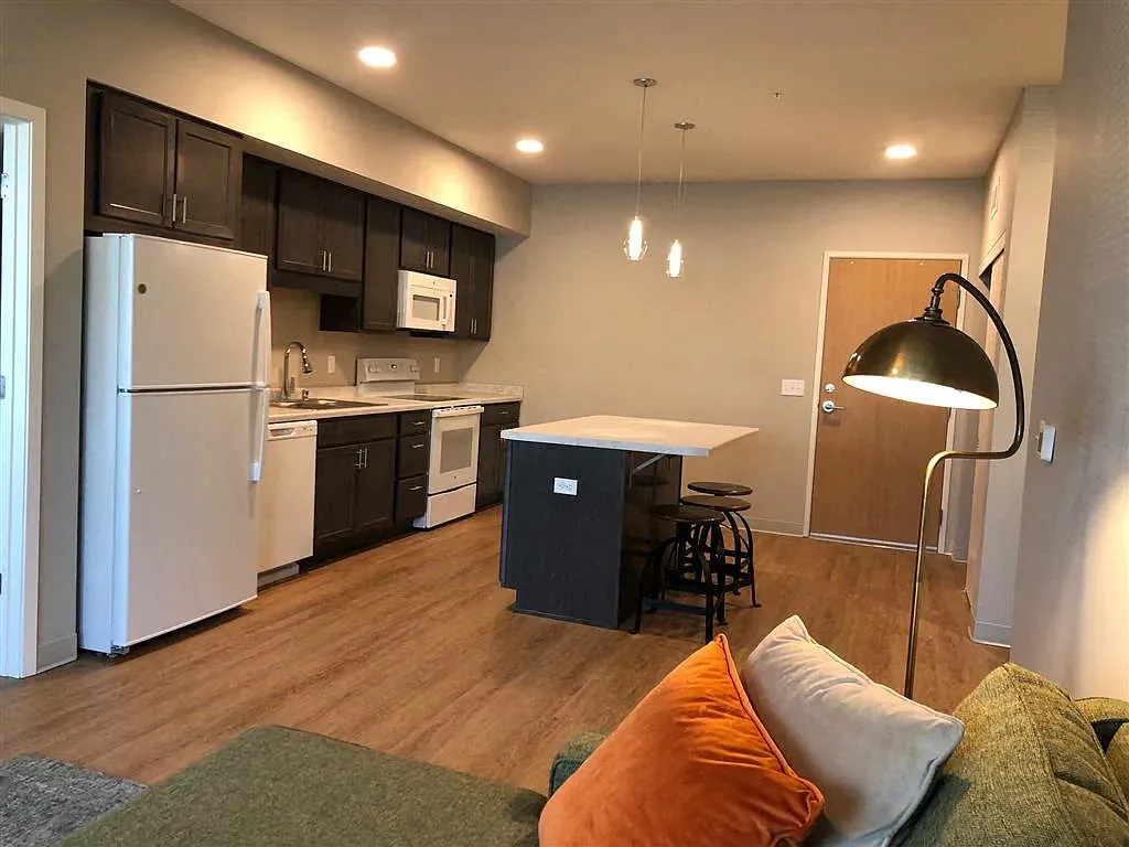 Morrow Apartments — Photo 2
