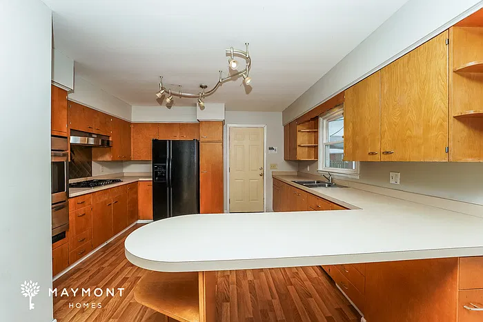4 bed, 2.0 bath, 1232 sqft, $1,745 — Photo 3