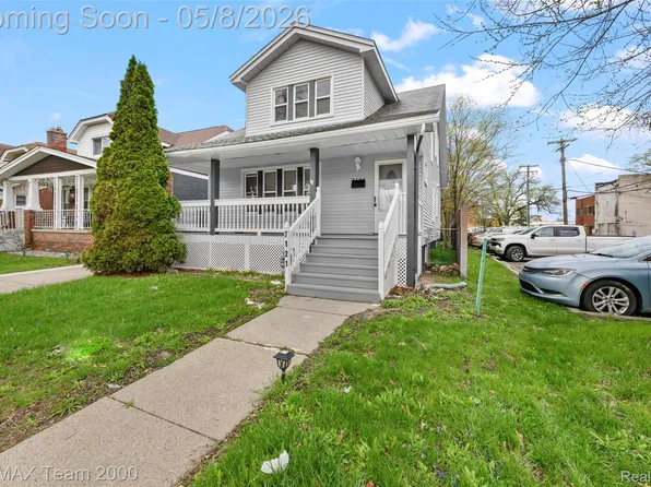 7121 Pinehurst St, Dearborn, MI 48126