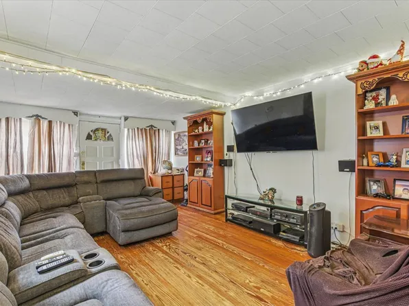 111-38 114th Street image 3 of 20
