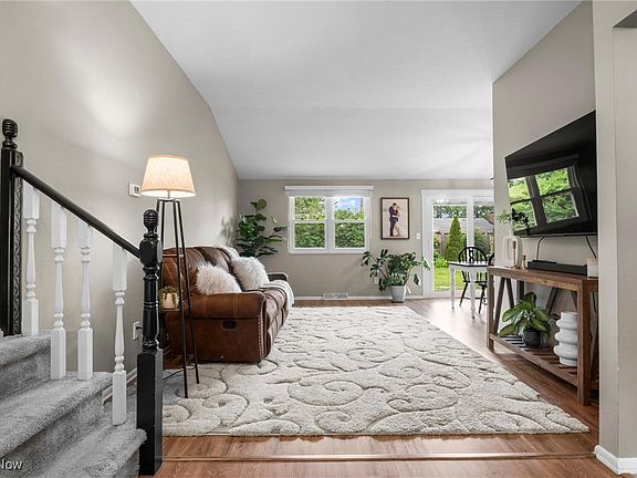 4th image of 180 Ashwood Dr