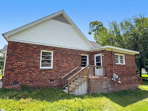 5th image of 202 E Centennial St