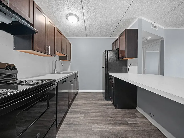 Woodland Ridge Apartments — Photo 14
