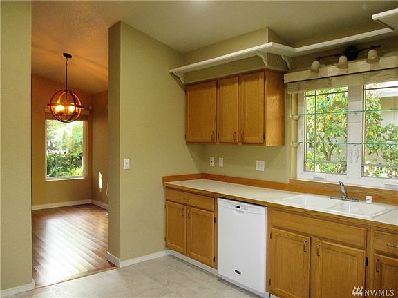 5th image of 4403 Clarendon Ln SE