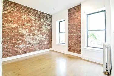 Rented by City Prime Commercial Realty 