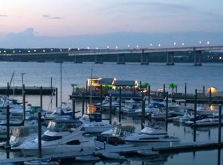 700 Shore Dr UNIT 1003, Fall River, MA 02721