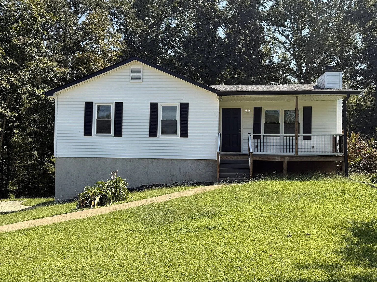 4 bed, 2.0 bath, 1520 sqft, $2,250 — Photo 1
