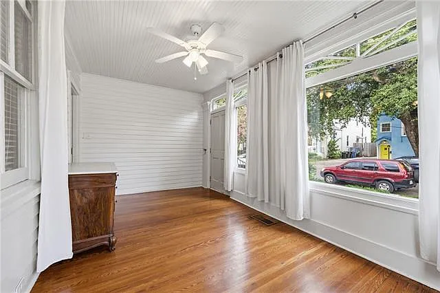 2110 Octavia St — Photo 4