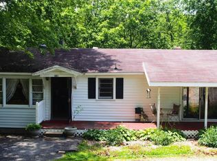 8 Rambling Rose Ln, Asheville, NC 28806