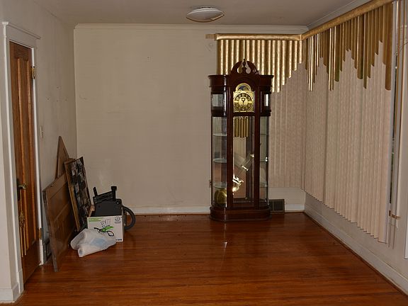5th image of 4730 N Kenton Ave