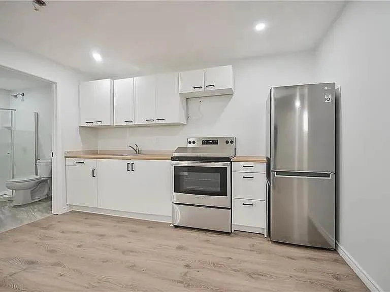 81 Marion St #BASEMENT — Photo 18